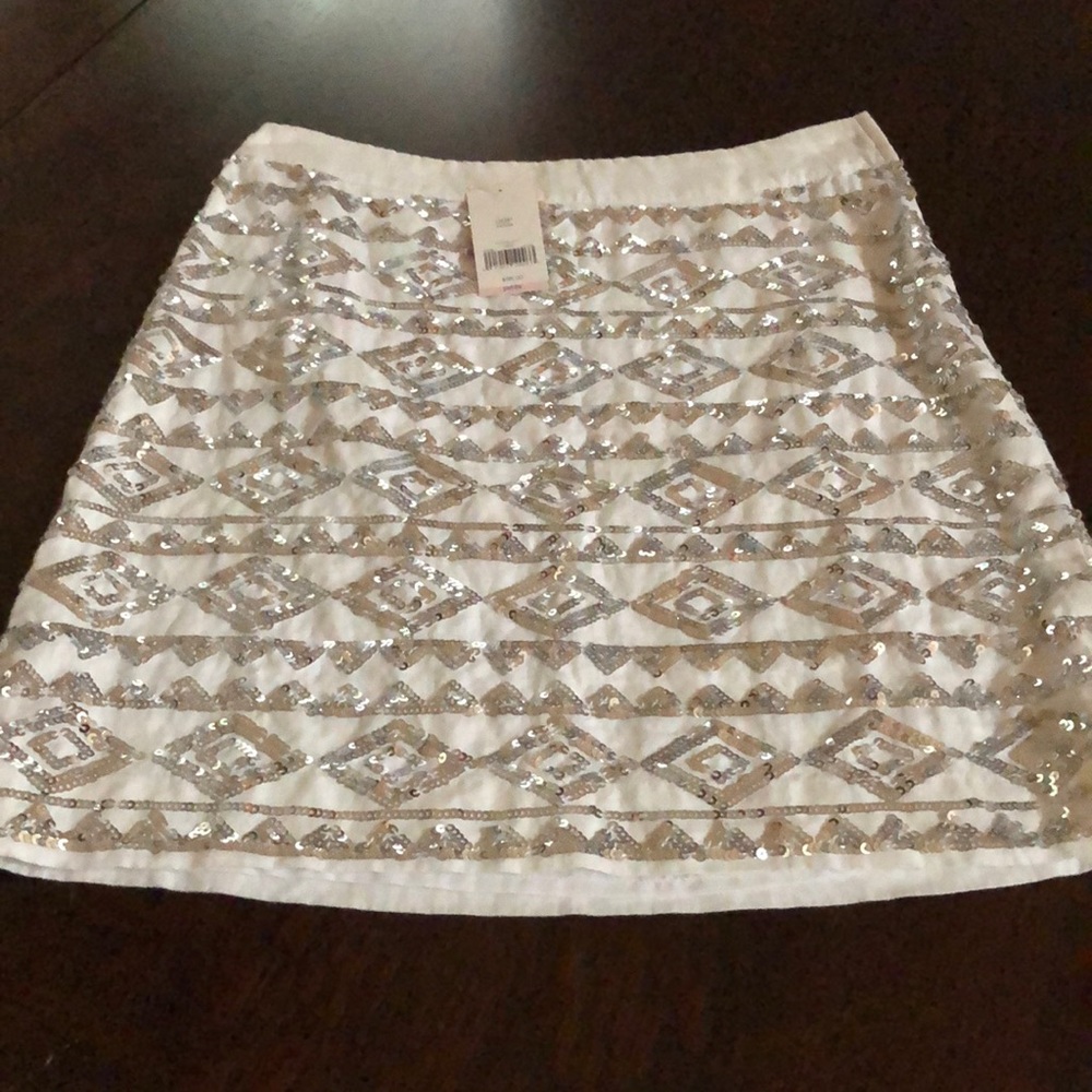 Banana Republic skirt white w silver sequins
